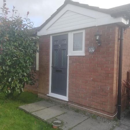 Hotel Little Cosy Cwtsh Pontyclun Esterno foto