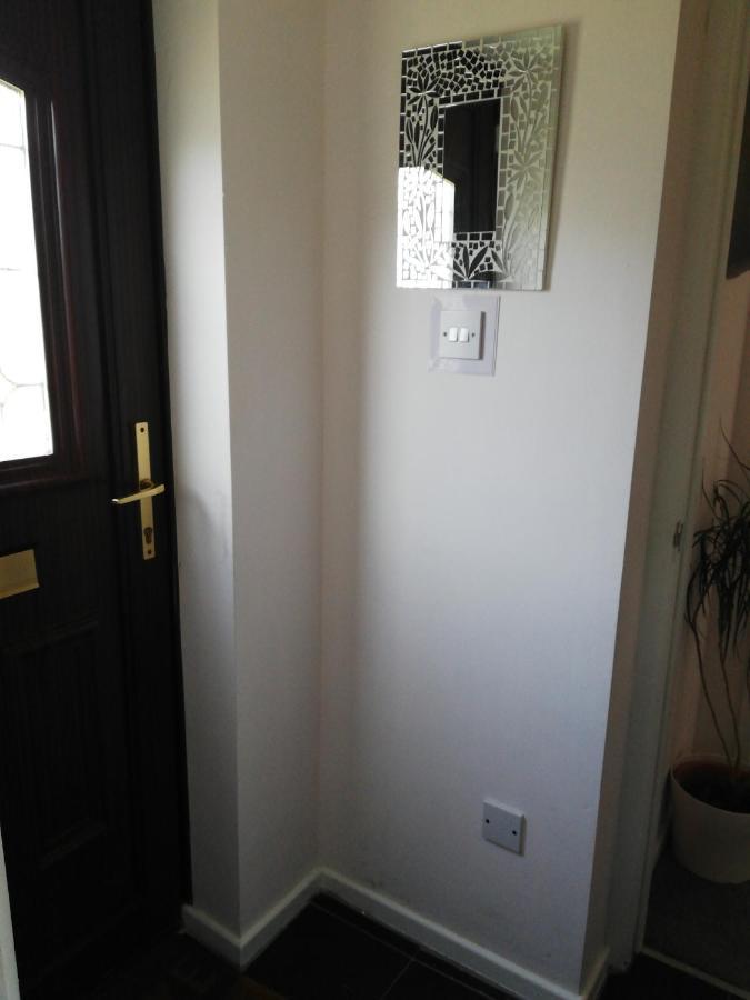 Hotel Little Cosy Cwtsh Pontyclun Esterno foto