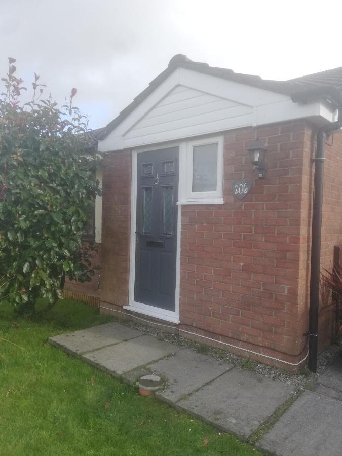 Hotel Little Cosy Cwtsh Pontyclun Esterno foto