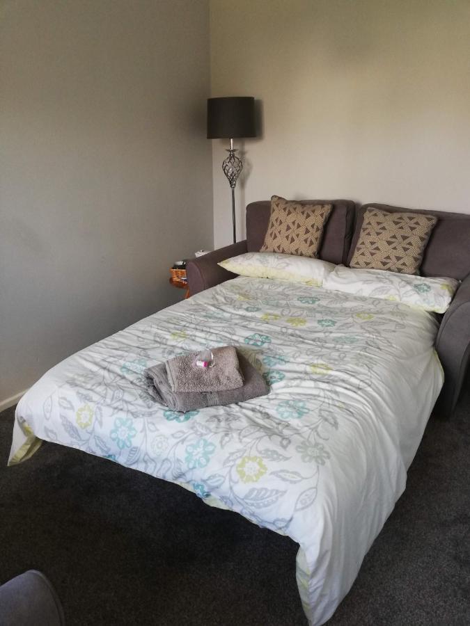 Hotel Little Cosy Cwtsh Pontyclun Esterno foto